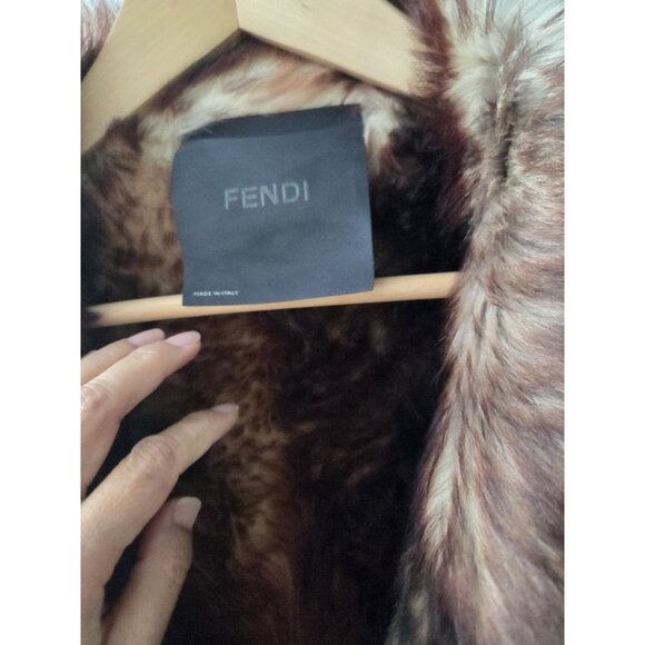 Fendi Lambskin Vest With Faux Fur Size Small. Button Missing. Small Mark - Picture 10 of 10